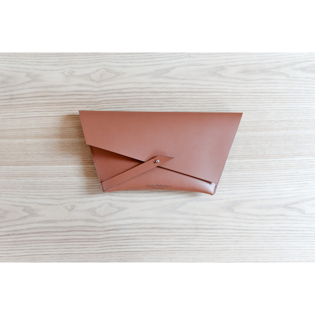 Pochette camel vue studio