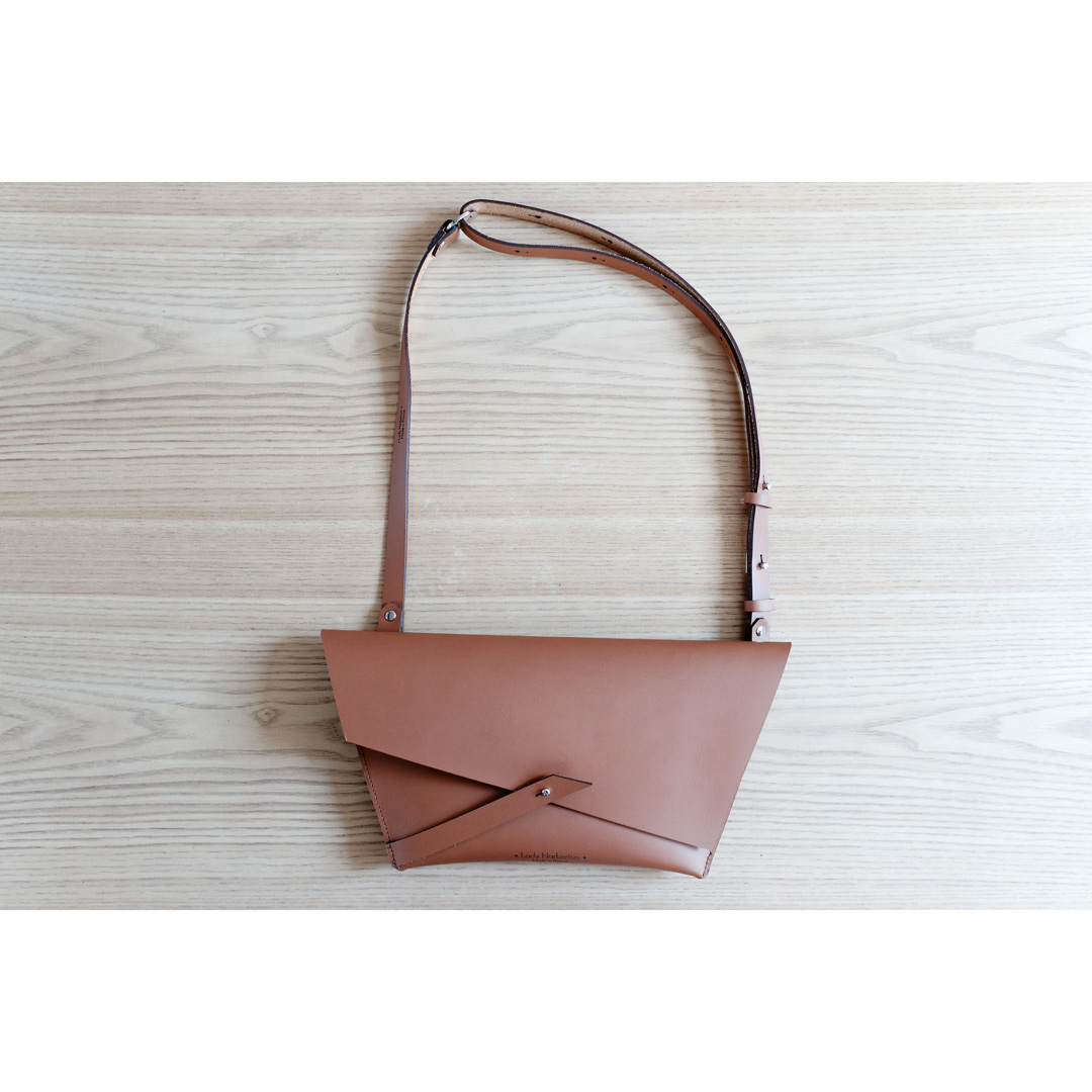 Détail cuir de la pochette